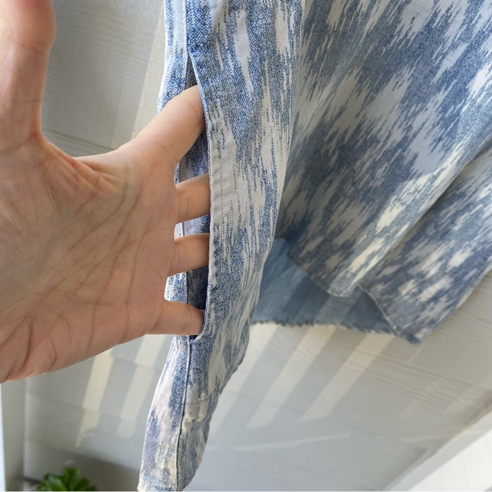 SOFT SURROUNDINGS Patterned Chambray Short Sleeved Shirt With Pockets - Picture 4 of 8